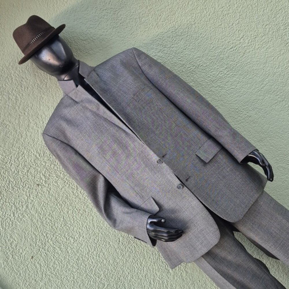 Hart Schaffner & Marx Men's Vintage Gray (2) PC Classic Suit - Picture 10 of 17